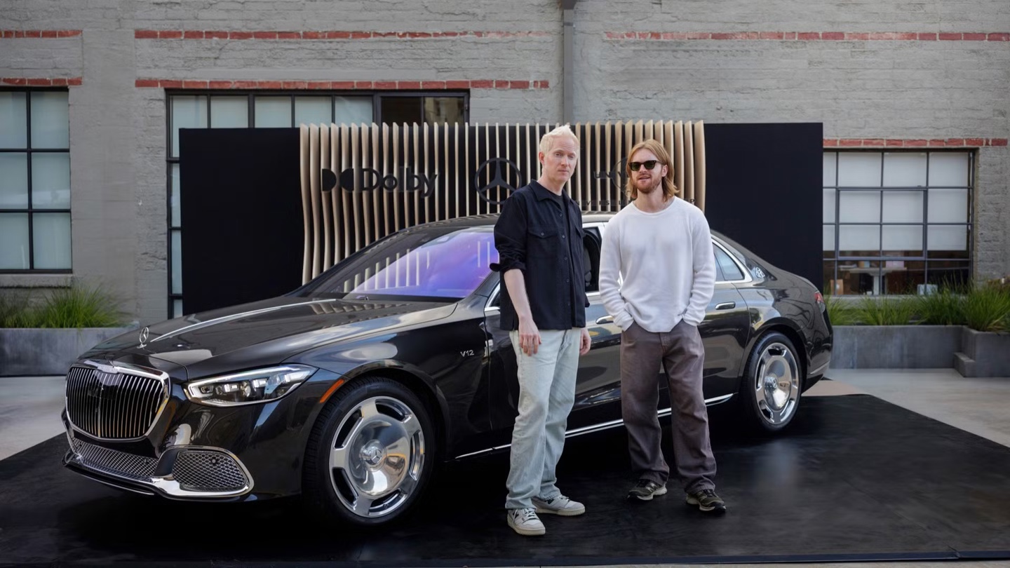 录音棚“搬进”迈巴赫:奔驰发布概念车,汽车后座变身移动杜比全景声工作室