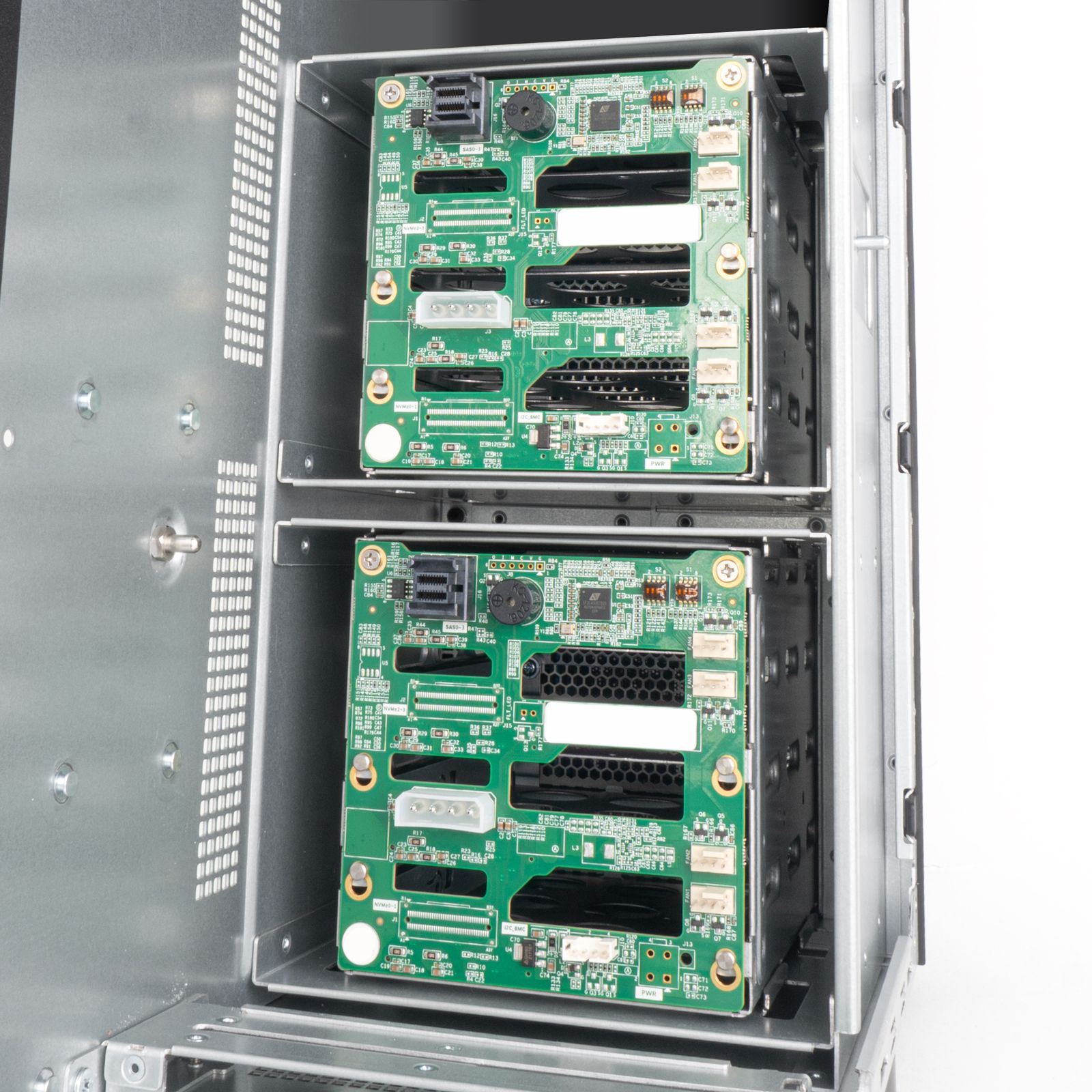 银昕推出工作站机箱 WS380-E:8 个热插拔盘位,支持 ATX 与 2U 冗余电源