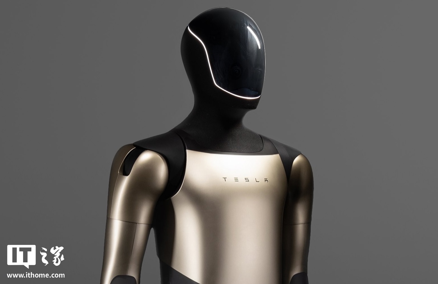 马斯克:三年内特斯拉 Optimus 人形机器人将超越顶尖人类外科医生