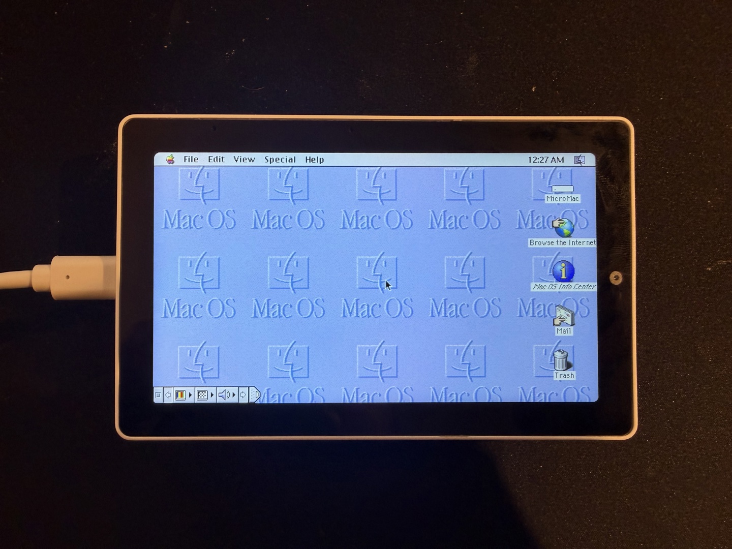 5 英寸开发板复刻苹果 Macintosh 体验,成功运行 Mac OS 8.1