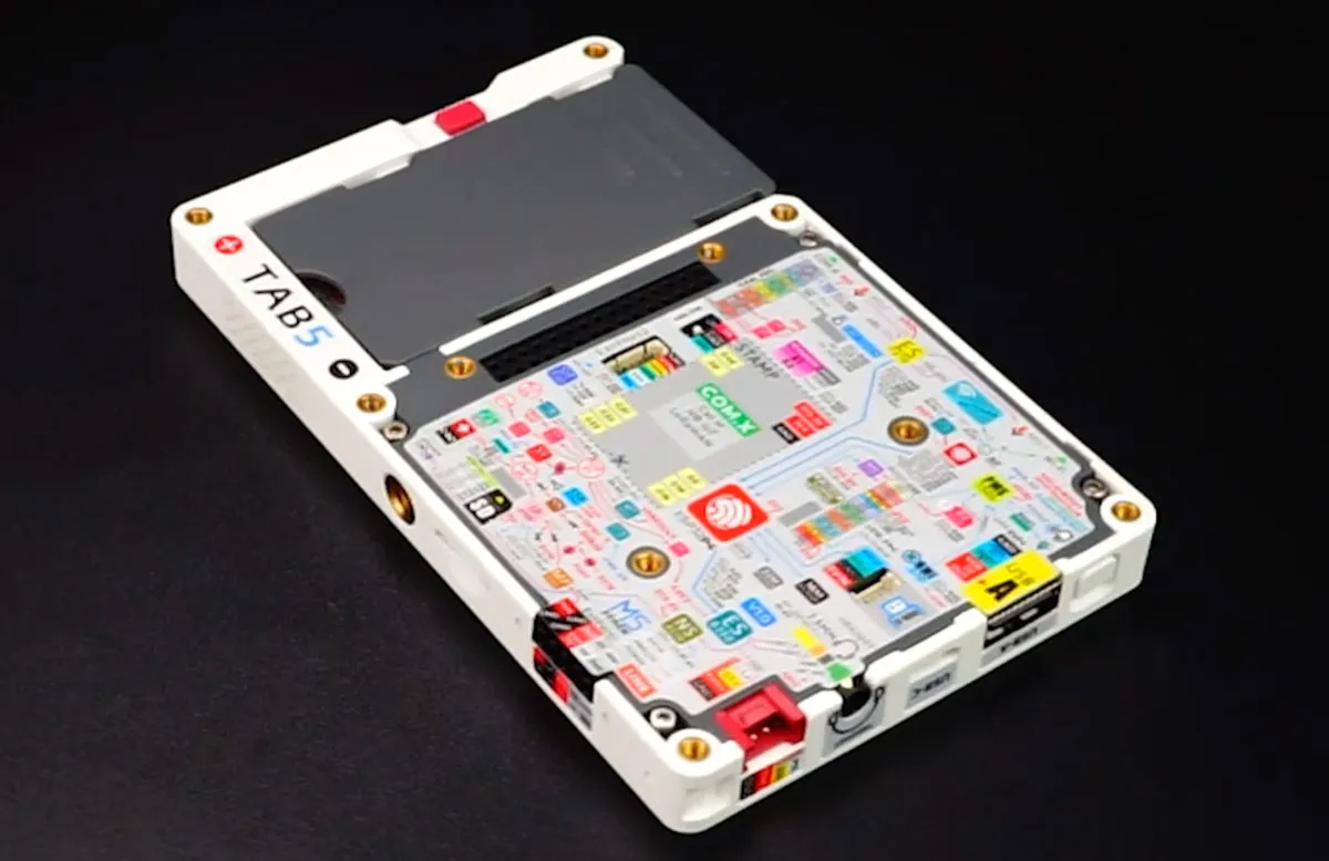 5 英寸开发板复刻苹果 Macintosh 体验,成功运行 Mac OS 8.1