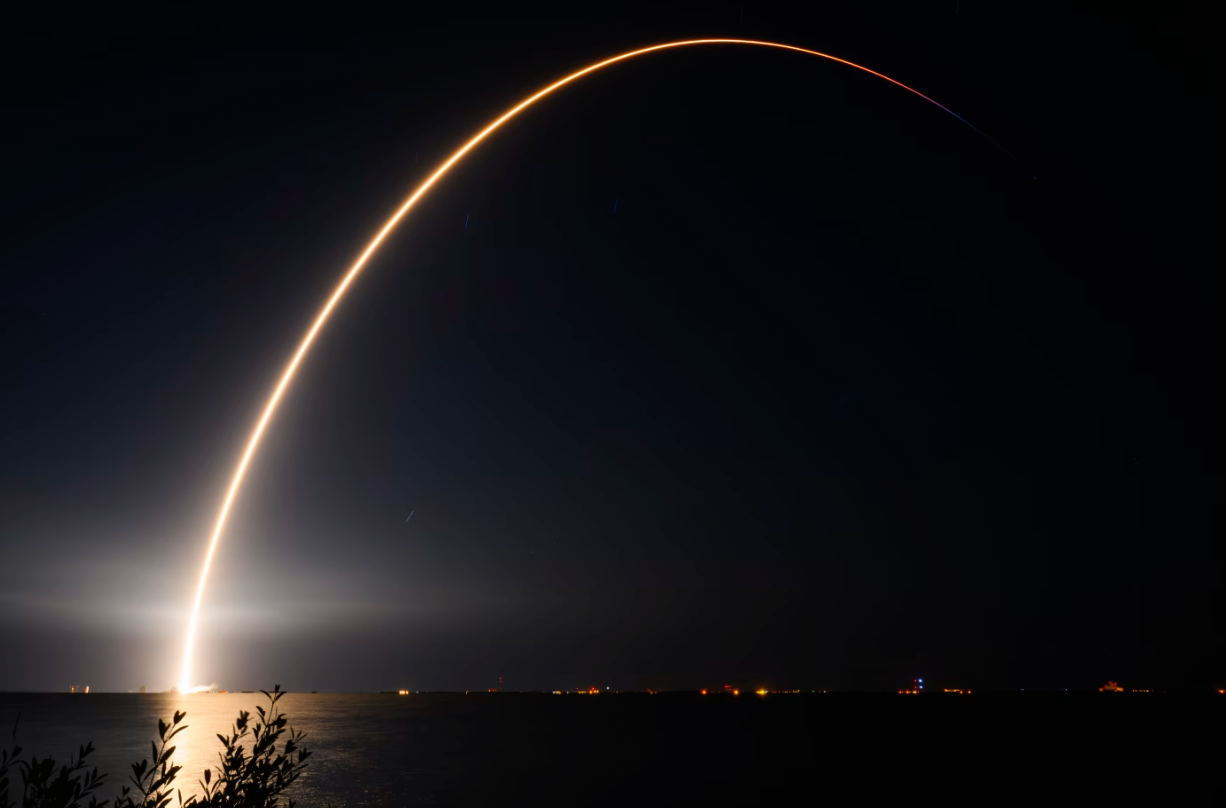 SpaceX发射猎鹰9号