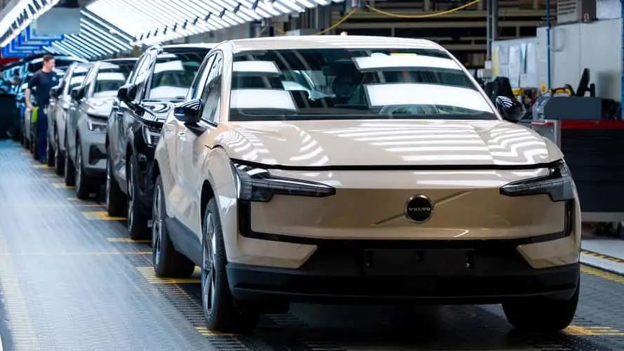 法国汽车行业前景堪忧:13 年间裁员超三成